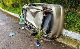 Capotamento deixa homem ferido na BR-282 em São Miguel do Oeste; vídeo