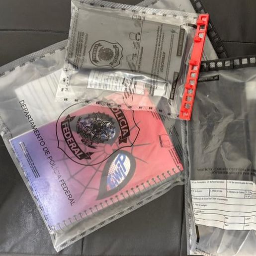PF faz operação contra contrabando de vinhos e apreende celulares e documentos no Oeste