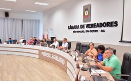  Câmara aprova projeto que autoriza apoio a atendimento virtual da Receita