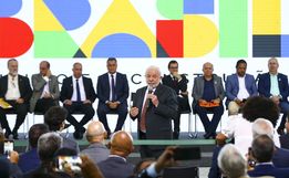 Para Lula, salário mínimo precisa subir conforme o crescimento da economia