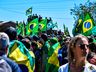 Imagens: Manifestantes pedem intervenção Federal em frente ao 14ºRCMec