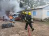 Incêndio destrói residência e veículo no interior de Mondaí