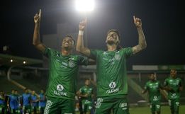 Chape perde em Campinas para o Guarani, mas continua com folga na liderança