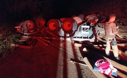 URGENTE: Tombamento deixa rodovia entre Anchieta e Guaraciaba interditada