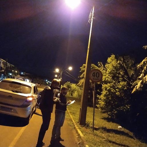 Equipe mapeia problemas na iluminação pública que devem ser solucionados 