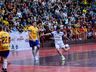 Falcão se apresenta em jogo festivo no ginásio do Guarani