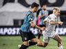 Grêmio perde para o Santos de virada, em lance bizarro de desatenção
