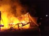 Casa no interior é destruída por incêndio