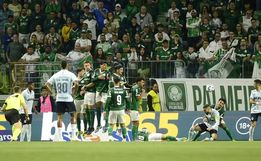 Palmeiras vence o Grêmio e encosta no líder Cruzeiro