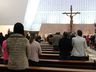 Sem procissão nas ruas, Corpus Christi é celebrado com tapetes dentro da igreja em SMO