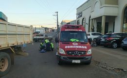 Acidente envolvendo carro e bicicleta deixa uma pessoa ferida 
