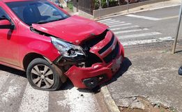 Colisão entre veículos é registrada no centro de Itapiranga