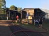 Incêndio destrói caminhão e galpão no interior de SMO