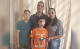 Cirurgia no olho de menino barrado em bloqueio durou quatro horas