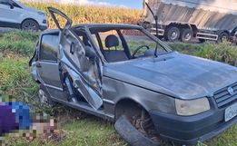 Veículo sai da pista e capota na SC 163, em Descanso