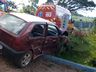 Colisão de carro em cerca deixa dois feridos em São José do Cedro