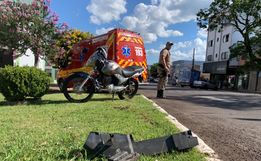Motociclista fica ferido em colisão no centro de São Miguel do Oeste 