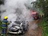 Fusca é consumido por fogo em Itapiranga 