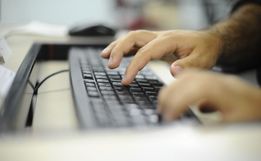 Homem de SMOeste perde mais de R$ 22 mil em golpe pela internet