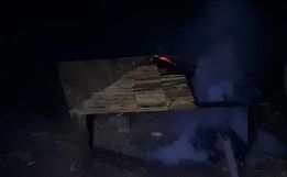 Incêndio atinge quiosque em construção