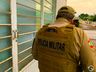 VÍDEOS: Homem invade residência, agride mulher, resiste e é preso pela PM