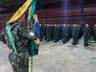 Militares do Exército prestam juramento à Bandeira em solenidade do Dia do Soldado