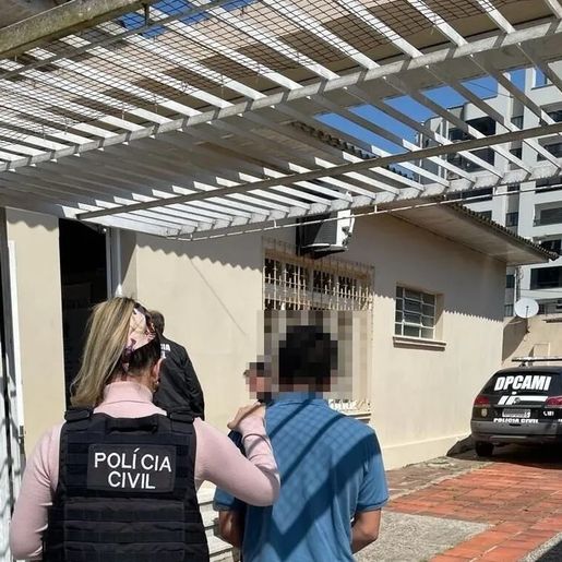 Procurado por torturar e estuprar namorada de 15 anos é preso em casa de pastor em SC