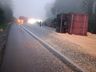 Motorista fica ferido em tombamento de caminhão na BR-282 