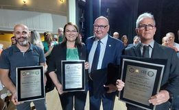 Professor de Itapiranga recebe homenagem no 28ª Prêmio Educador Elpídio Barbosa