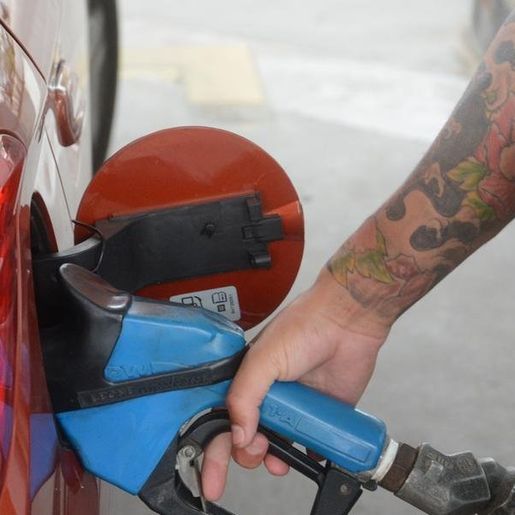 Petrobras reajusta gasolina em 7,6% e aumento vale a partir desta terça-feira