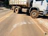 Homem fica ferido em colisão entre caminhão e moto em Itapiranga