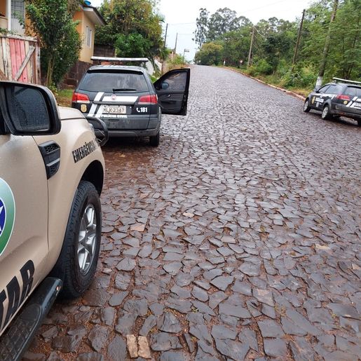 Ação conjunta da polícia apreende drogas e prende duas pessoas por tráfico na comarca de Descanso