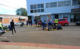 Colisão entre motos deixa duas pessoas feridas em São Miguel do Oeste