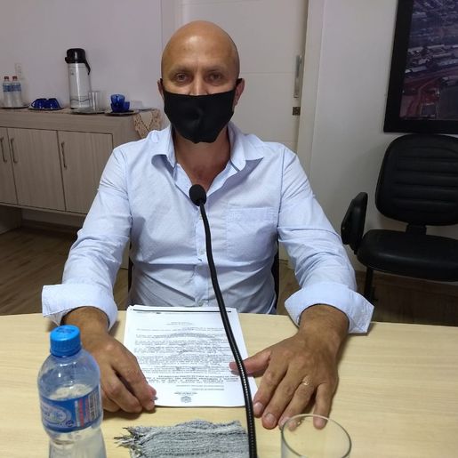 Vereador cumpre promessa de campanha e doa metade do salário em SJCedro
