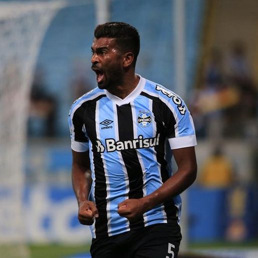 Com Facilidade Grêmio vence o São Paulo e ganha fôlego na luta contra o rebaixamento