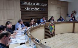 Projeto que acaba com votação secreta de vetos é rejeitado em primeira votação