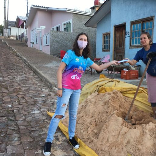 OUÇA: Mesatenista de SMOeste faz campanha para doações de máscaras
