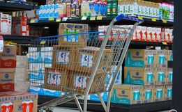 Campanha de cooperativa já arrecadou mais de 18 mil litros de leite