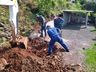 Bombeiros auxiliam em resgate de cão preso em tubulação em bairro de Mondaí