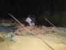 Caminhão carregado de arroz sai da pista e cai em ribanceira em Romelândia