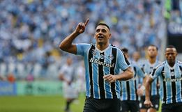 Grêmio vence a Ponte Preta e assume a vice-liderança da Série B