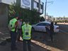 Bombeiros atendem acidente entre carro e moto na Willy Barth 