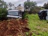 Colisão com caminhão deixa carro partido ao meio na BR-282; confira