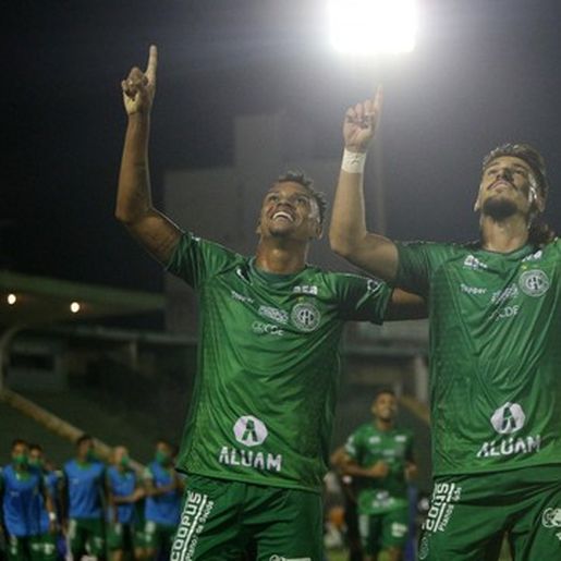 Chape perde em Campinas para o Guarani, mas continua com folga na liderança