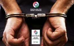 Homem com mandado de prisão ativo por descumprimento de medida protetiva é detido