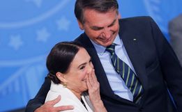Regina Duarte deixa secretaria de Cultura do governo de Bolsonaro