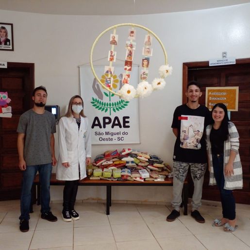Grupo arrecada alimentos e distribui à Casa de Apoio e APAE de SMOeste 