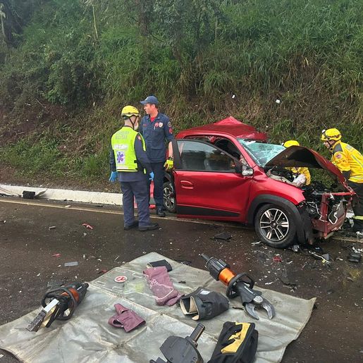 Duas pessoas morrem em grave acidente na BR 282