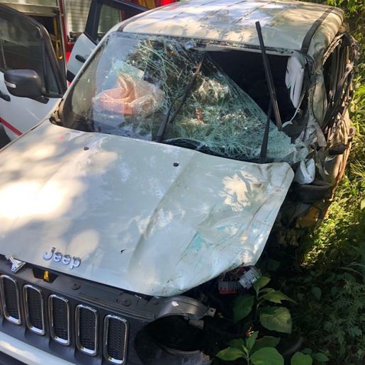 Acidente entre caminhão e carro deixa uma pessoa ferida em Chapecó