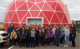 Estudantes de Santa Helena visitam o Planetário da Udesc